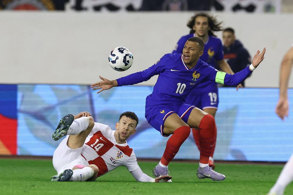 因排名垫底多名球员家人遭死亡威胁，佛罗伦萨官方表示谴责