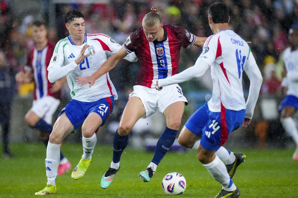 TA：贝隆因指示球员在赛前列队礼中背对对手被禁足6个月