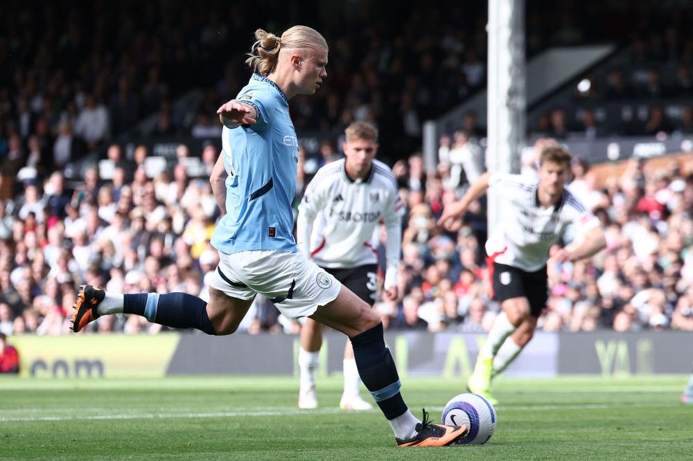 ATP以辛卡强强对话结束2025赛季，辛纳一战追平六位网坛传奇纪录